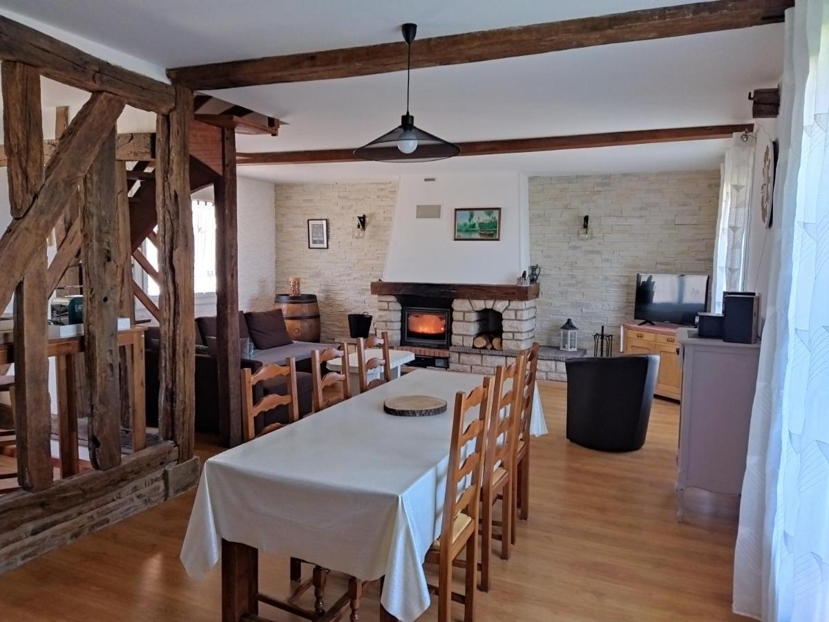 Les Fortelles Chatillon-sur-Broue Zewnętrze zdjęcie